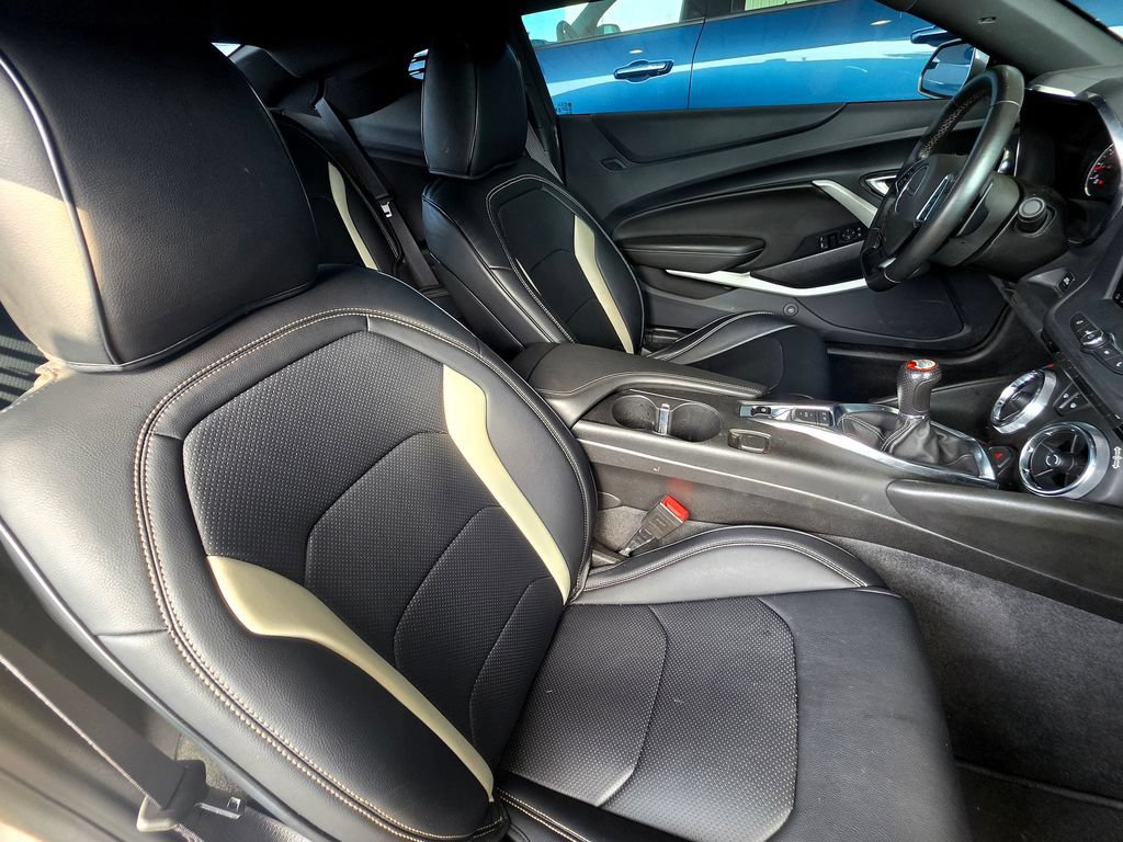 Used 2023 Chevrolet Camaro LT RWD image 38
