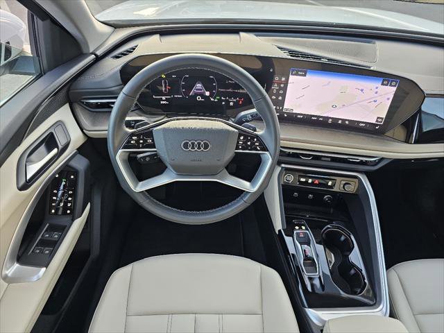 Used 2025 Audi Q5 Premium w/ Convenience Package image 5