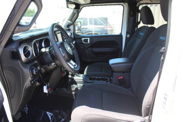 Used 2023 Jeep Wrangler Unlimited Rubicon 4xe w/ Cold Weather Group AWD/4WD image 44