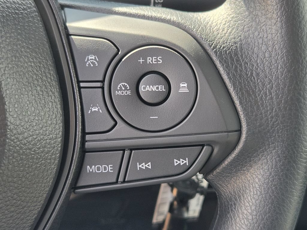 Used 2026 Toyota Corolla LE FWD image 21