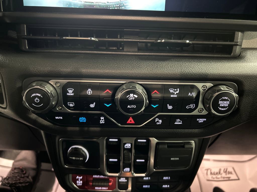 Used 2025 Jeep Wrangler Willys 4xe image 19