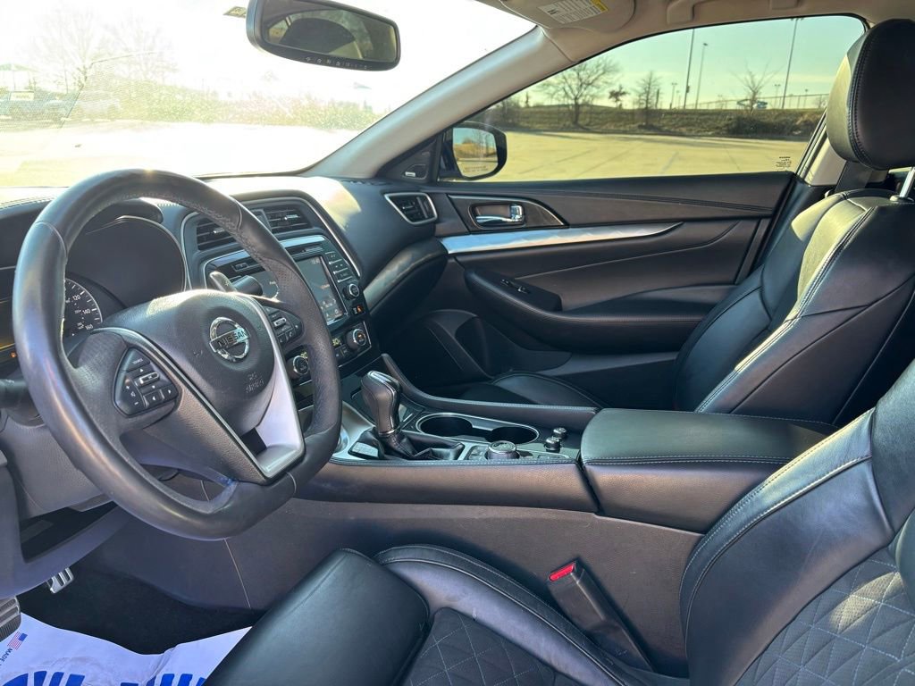 Used 2018 Nissan Maxima SR w/ Interior Lighting Package image 13