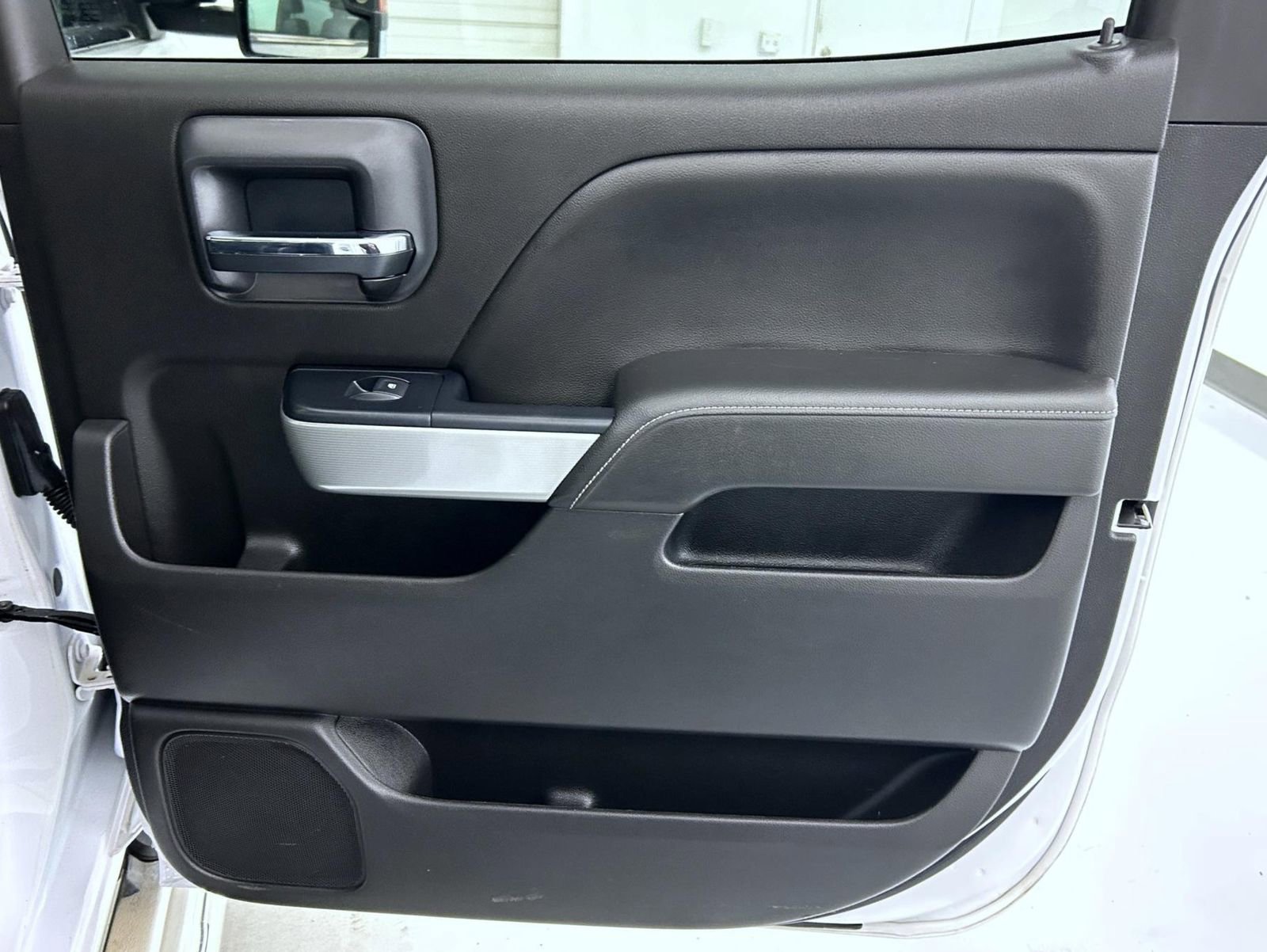 Used 2018 Chevrolet Silverado 2500 LTZ w/ Duramax Plus Package image 17