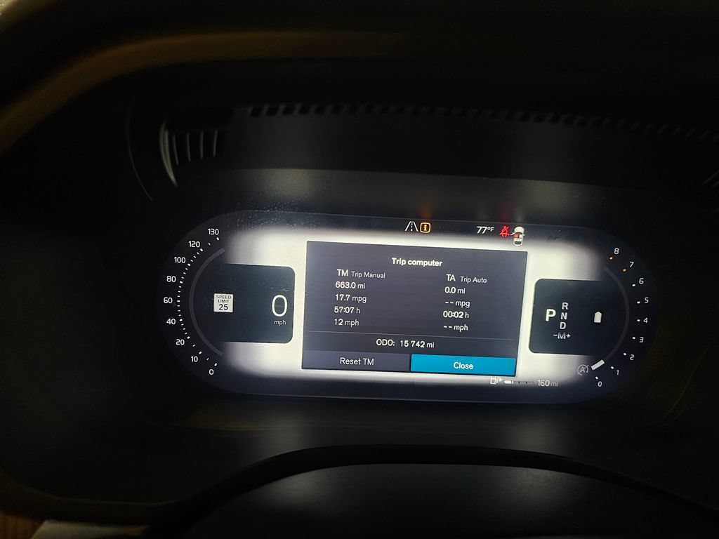 Certified 2023 Volvo XC60 B5 Plus w/ Climate Package AWD/4WD image 17