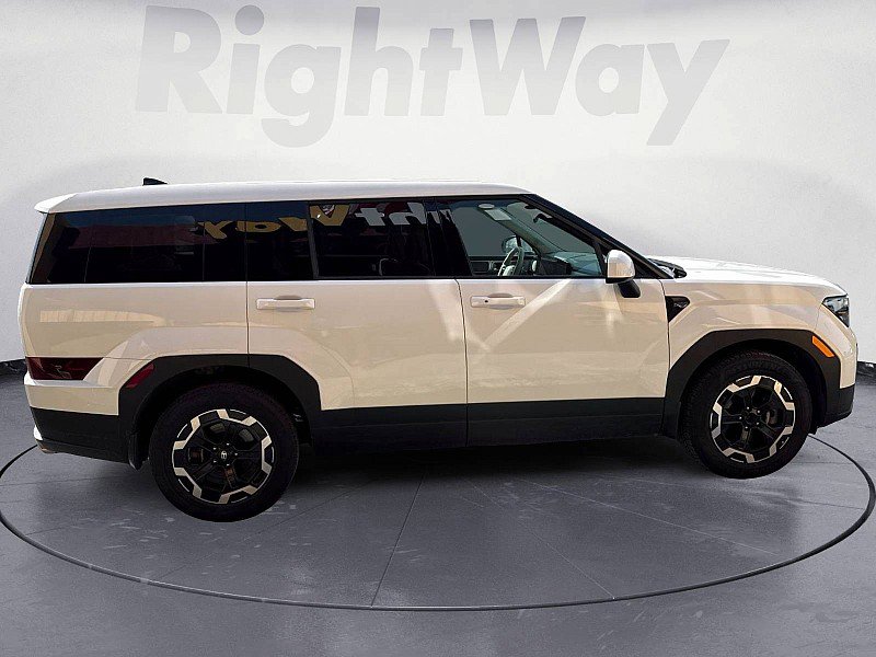 Used 2025 Hyundai Santa Fe SE image 6