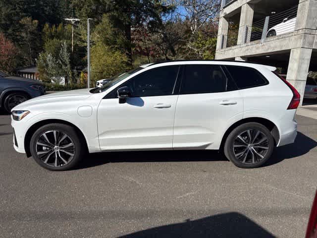 Used 2023 Volvo XC60 T8 Plus w/ Climate Package AWD/4WD image 8