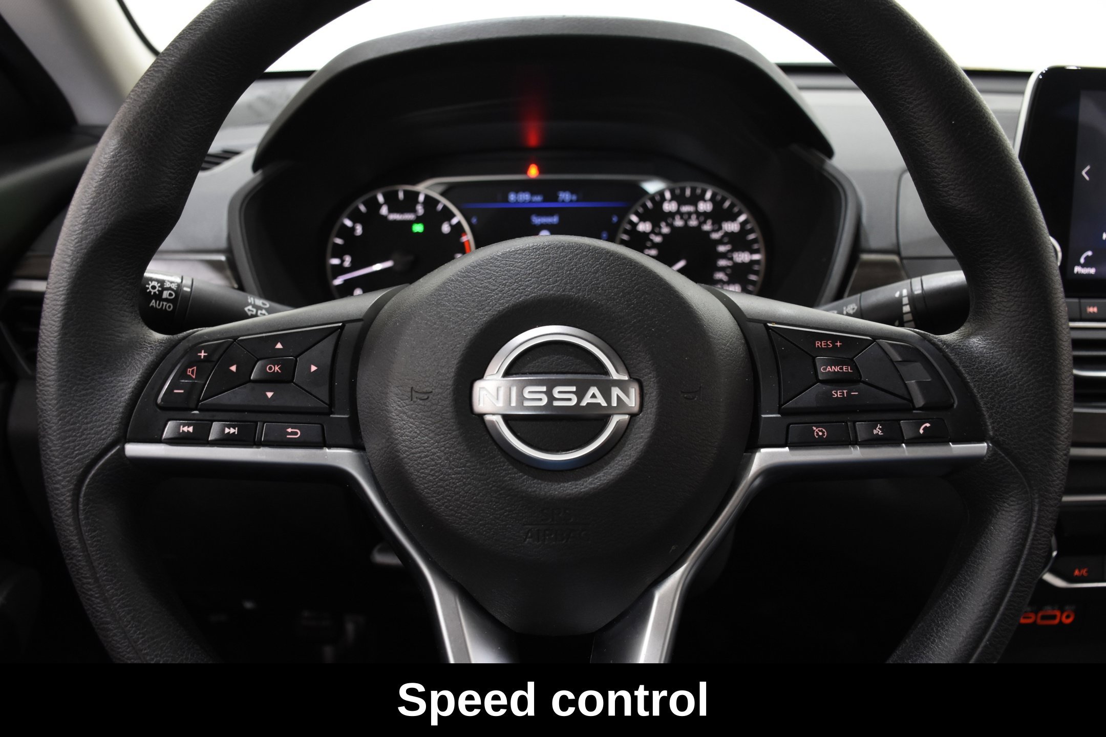 Used 2025 Nissan Altima 2.5 SV FWD image 15