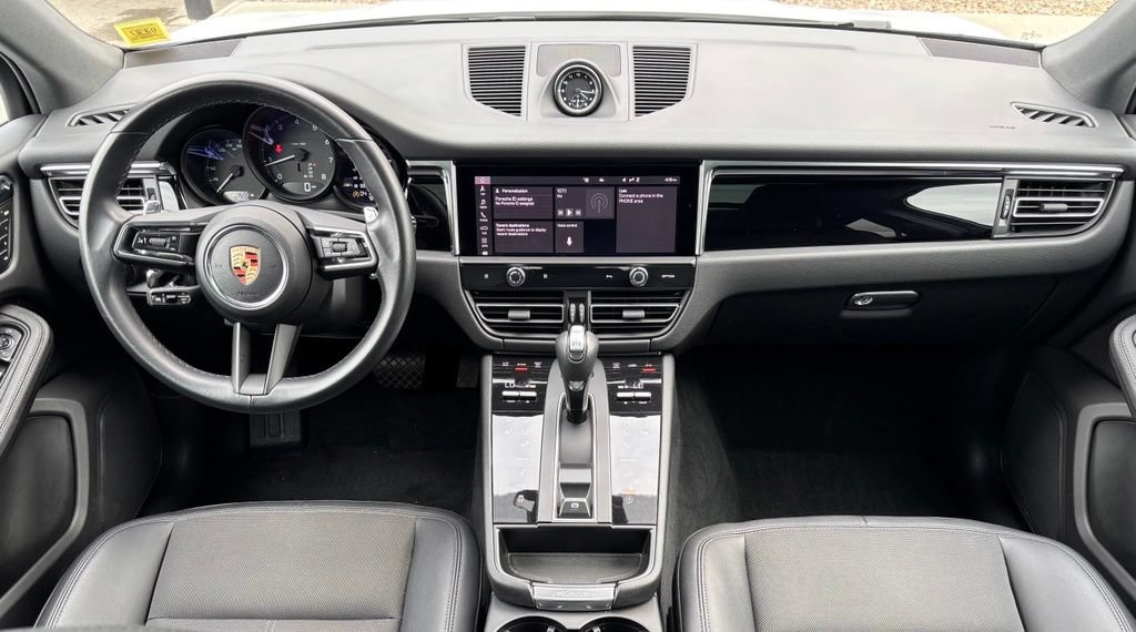 Certified 2023 Porsche Macan AWD/4WD image 25