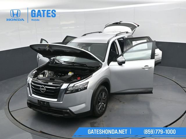 Used 2023 Nissan Pathfinder SV image 54