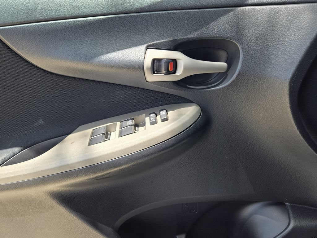 Used 2013 Toyota Corolla S FWD image 14