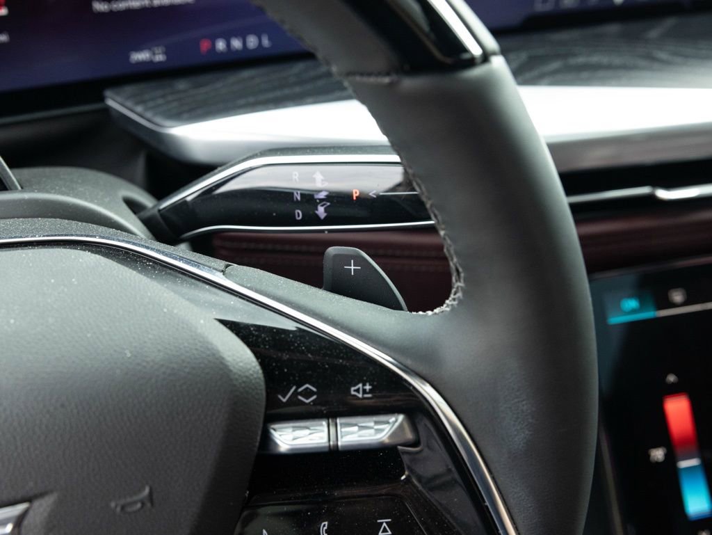 Used 2025 Cadillac Escalade Premium Luxury w/ Touring Package image 31