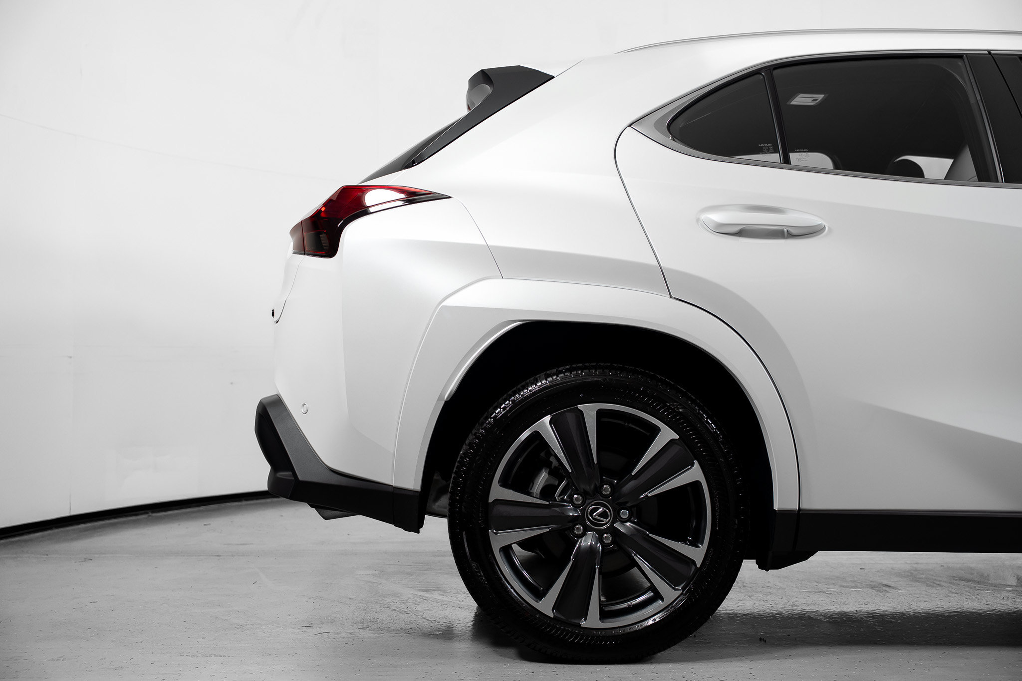 Used 2025 Lexus UX 300h AWD w/ Accessory Package (Z1) image 6