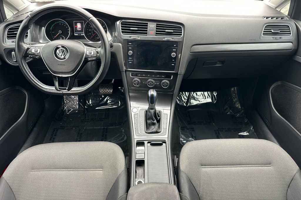 Used 2019 Volkswagen e-Golf SE image 10