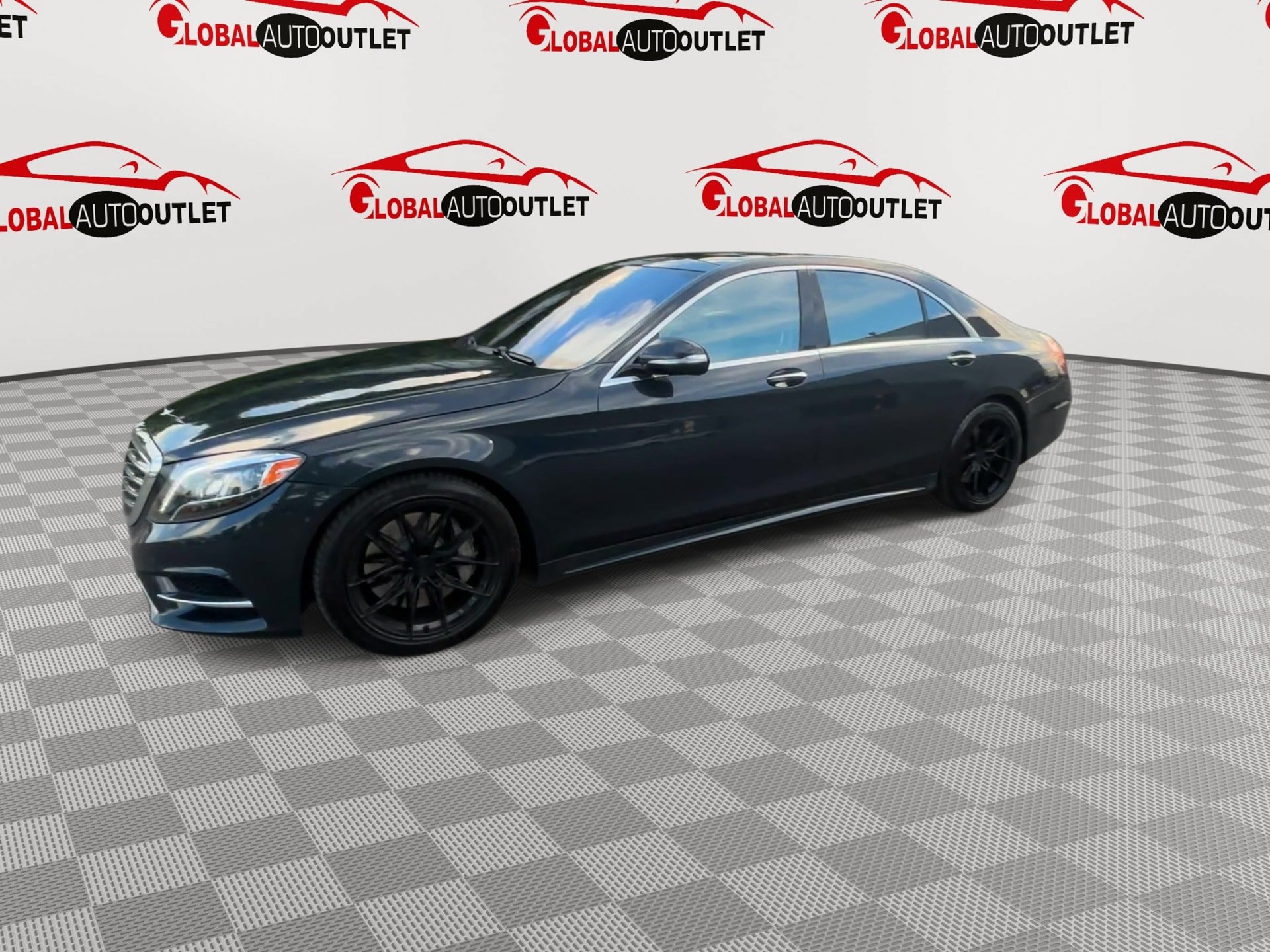 Used 2017 Mercedes-Benz S 550 4MATIC Sedan image 4