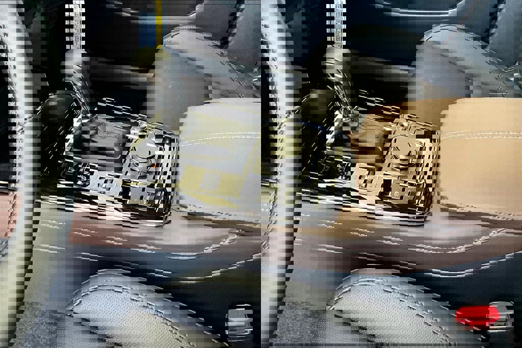 New 2025 MAZDA CX-30 2.5 Turbo w/ Premium Package image 17