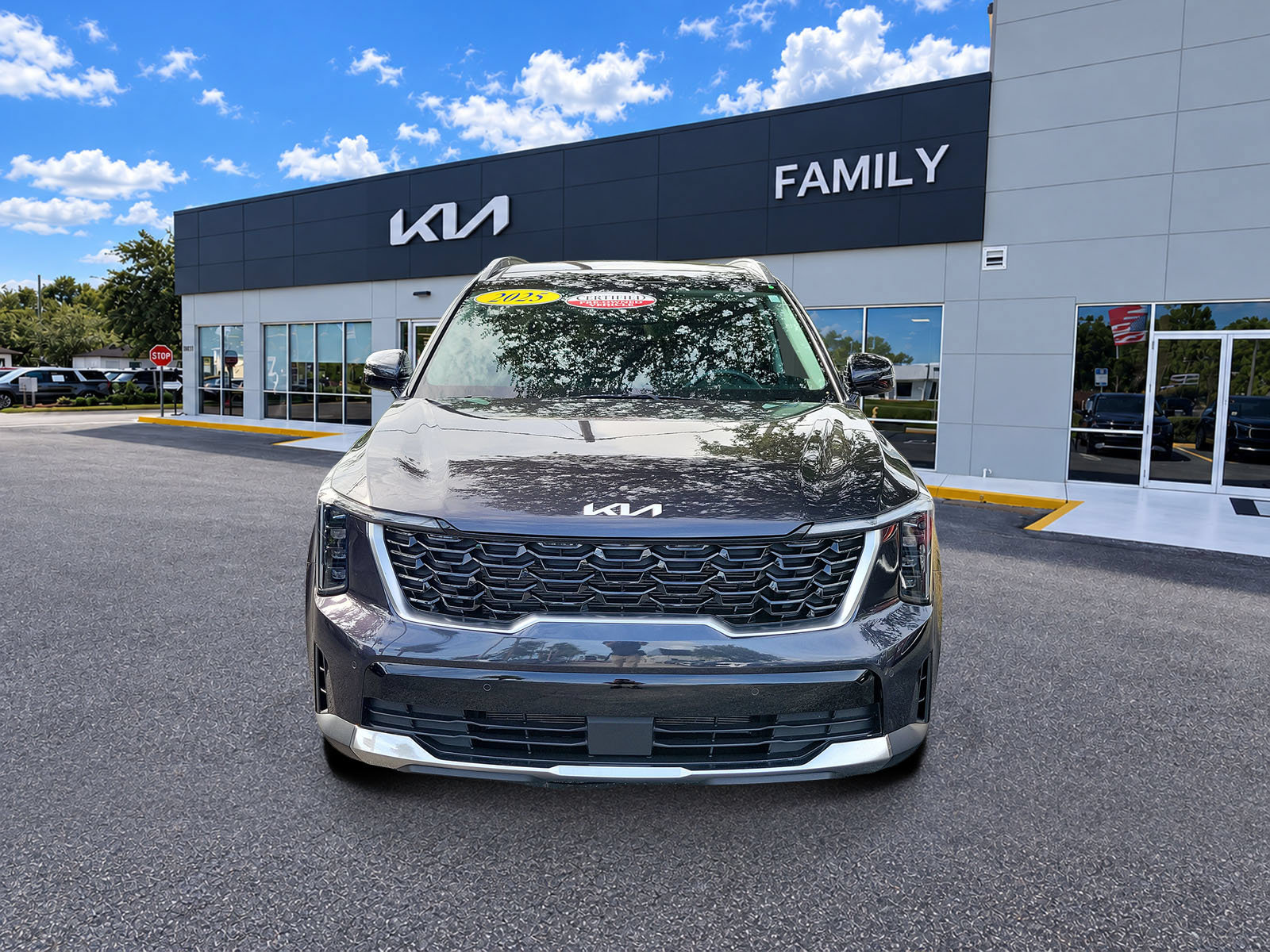Certified 2025 Kia Sorento S w/ Panoramic Sunroof Package FWD image 2