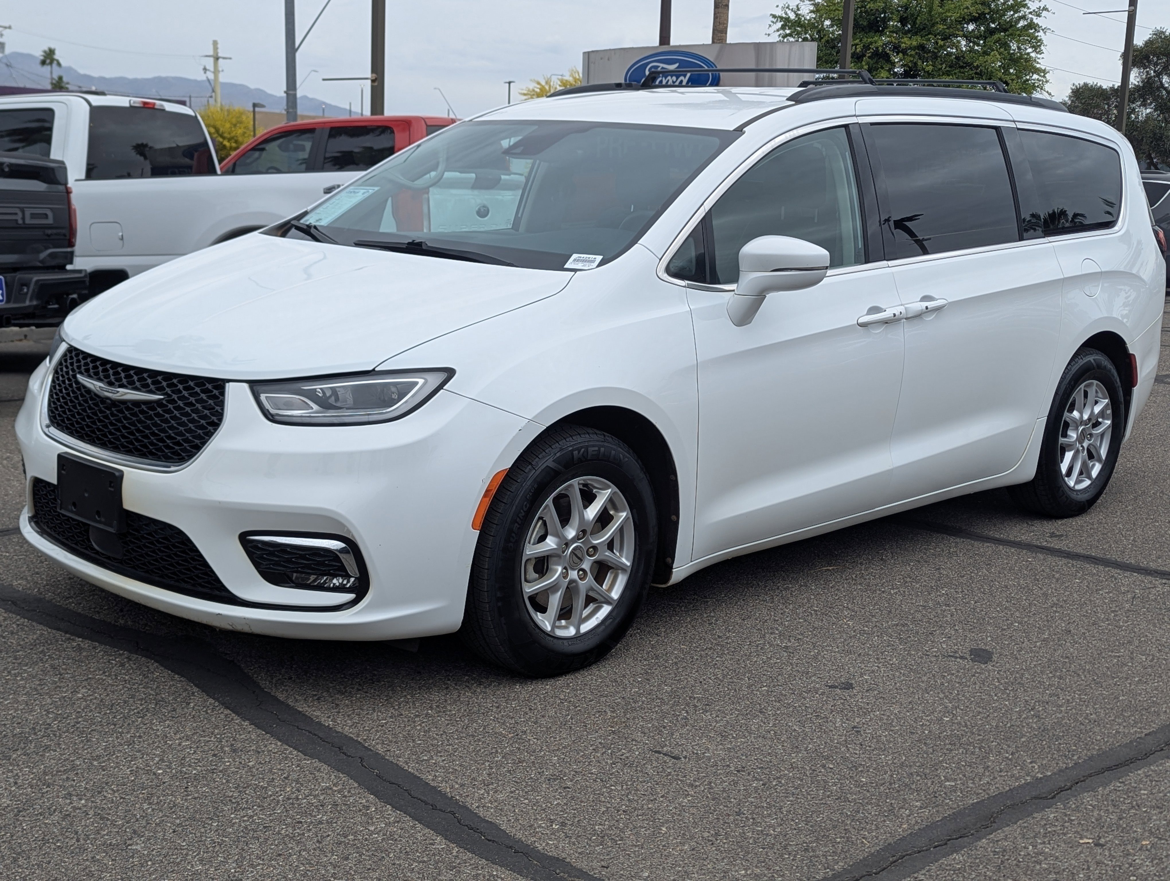 Used 2022 Chrysler Pacifica Touring-L image 5