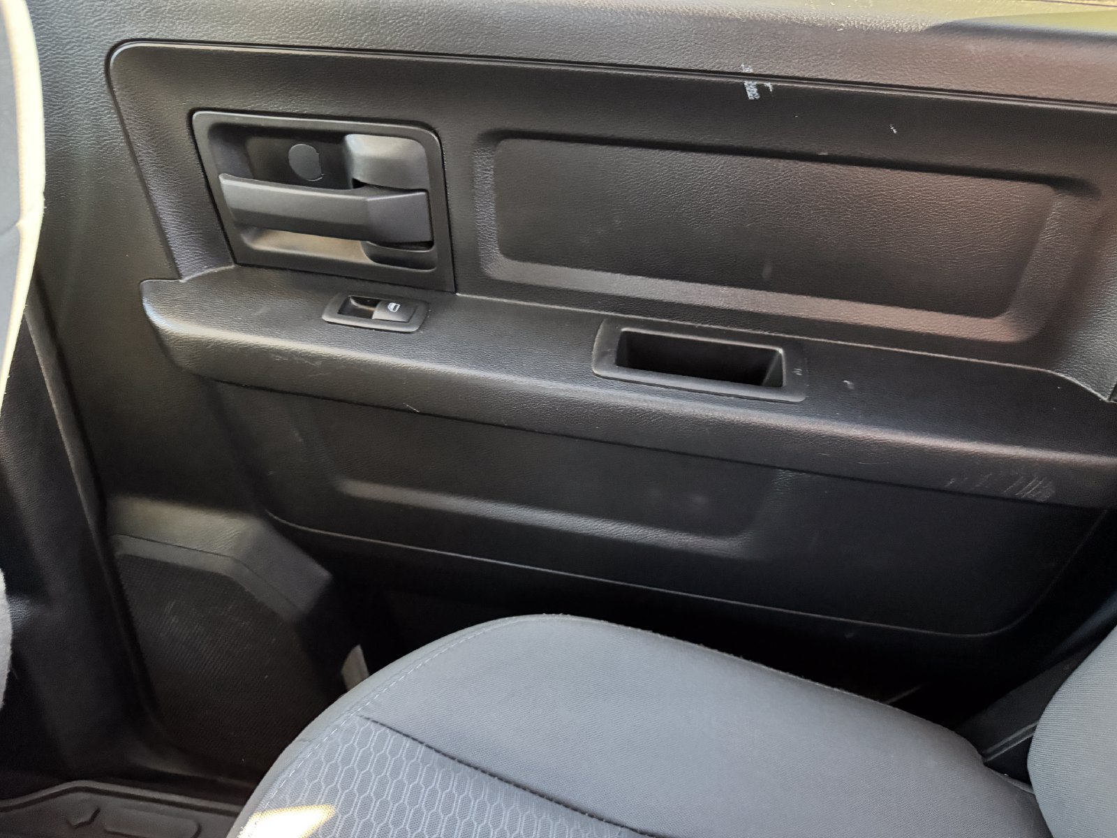 Used 2015 RAM 1500 Express AWD/4WD image 30
