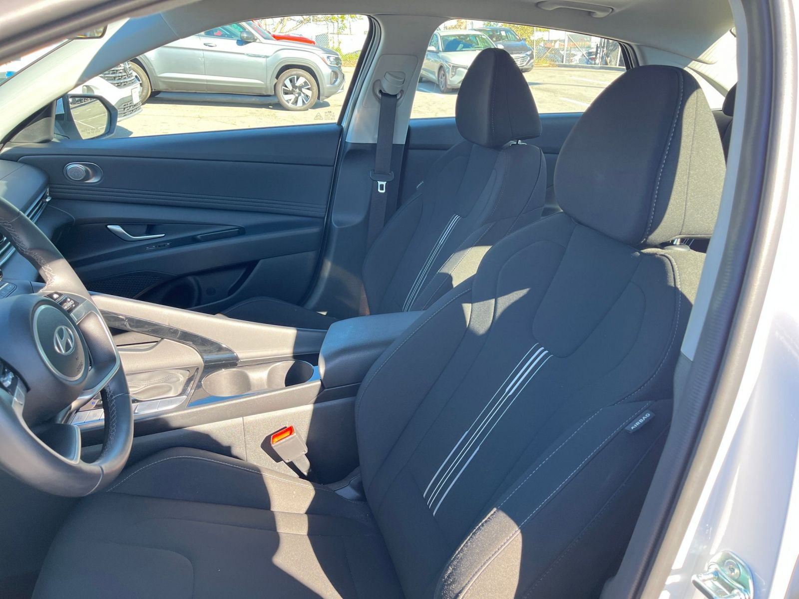 Used 2025 Hyundai Elantra SEL image 27