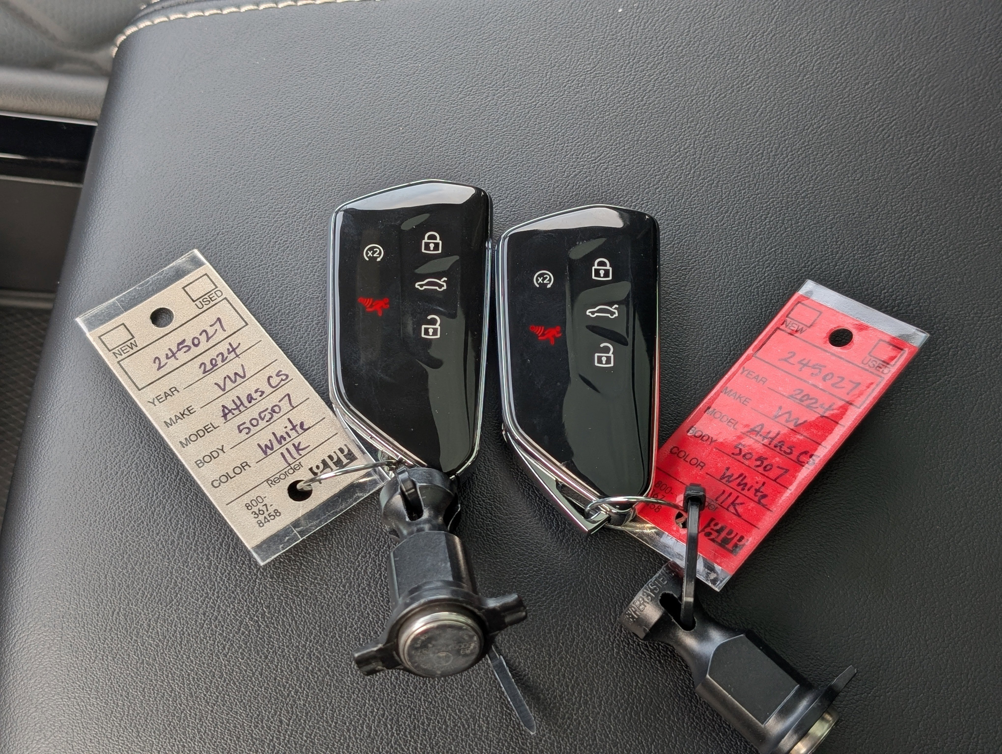 Used 2024 Volkswagen Atlas Cross Sport SEL Premium R-Line image 38