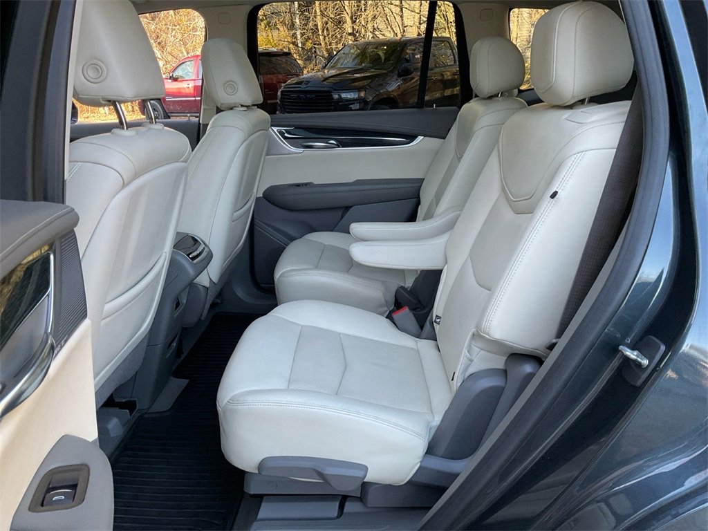 Used 2020 Cadillac XT6 Premium Luxury image 31