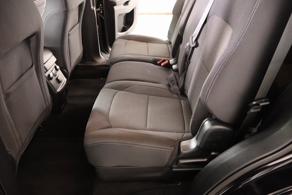 Used 2019 Ford Explorer XLT image 11