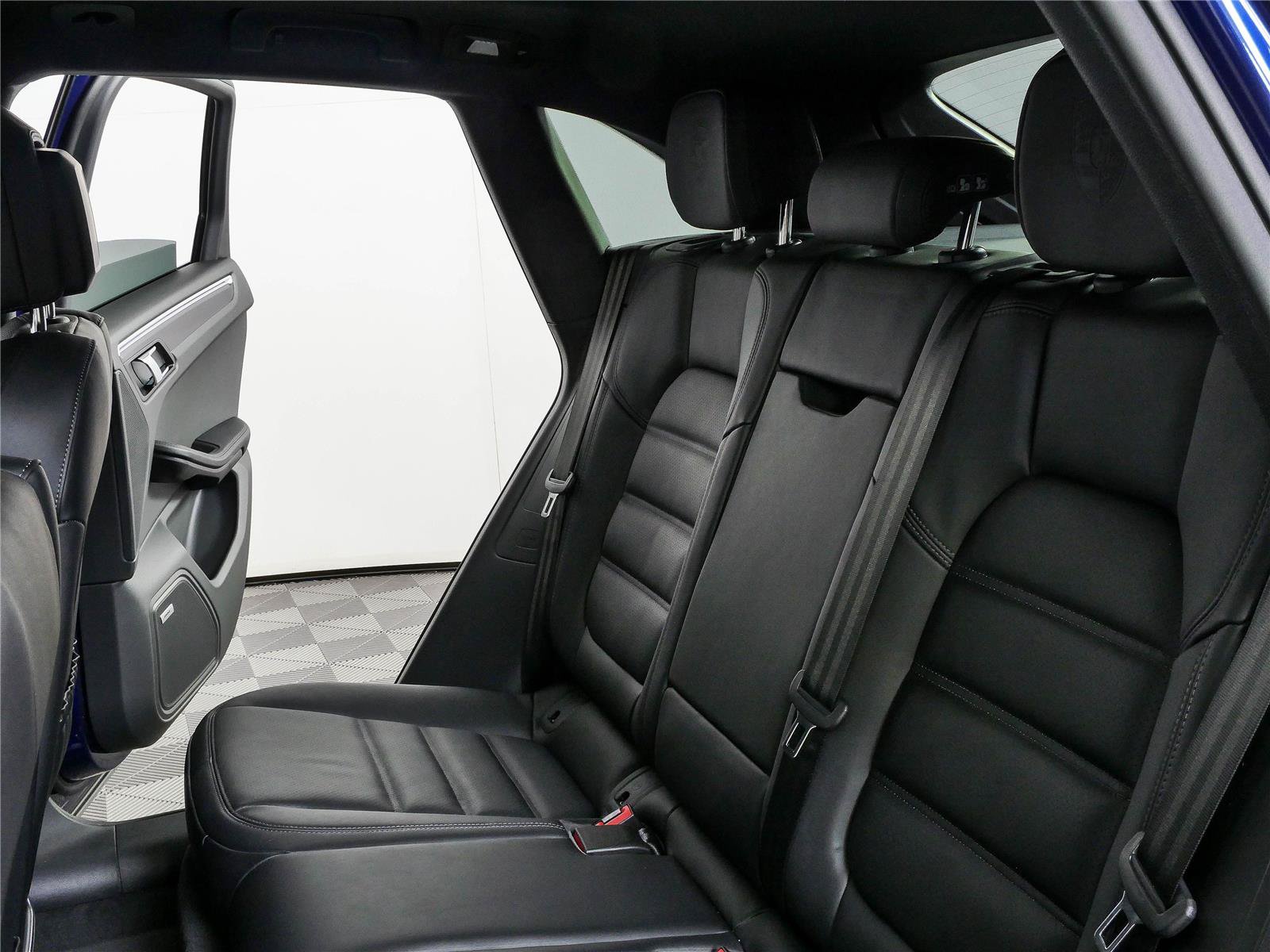 New 2026 Porsche Macan Turbo AWD/4WD image 22