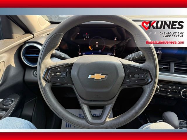 Used 2025 Chevrolet Trax LT image 41