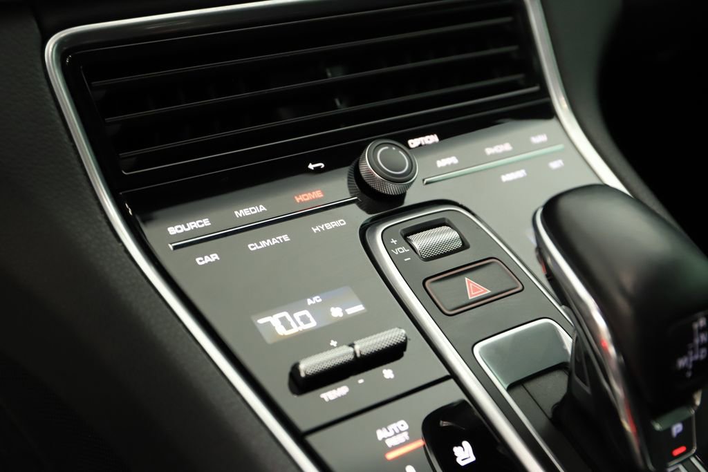 Used 2018 Porsche Panamera 4 image 27