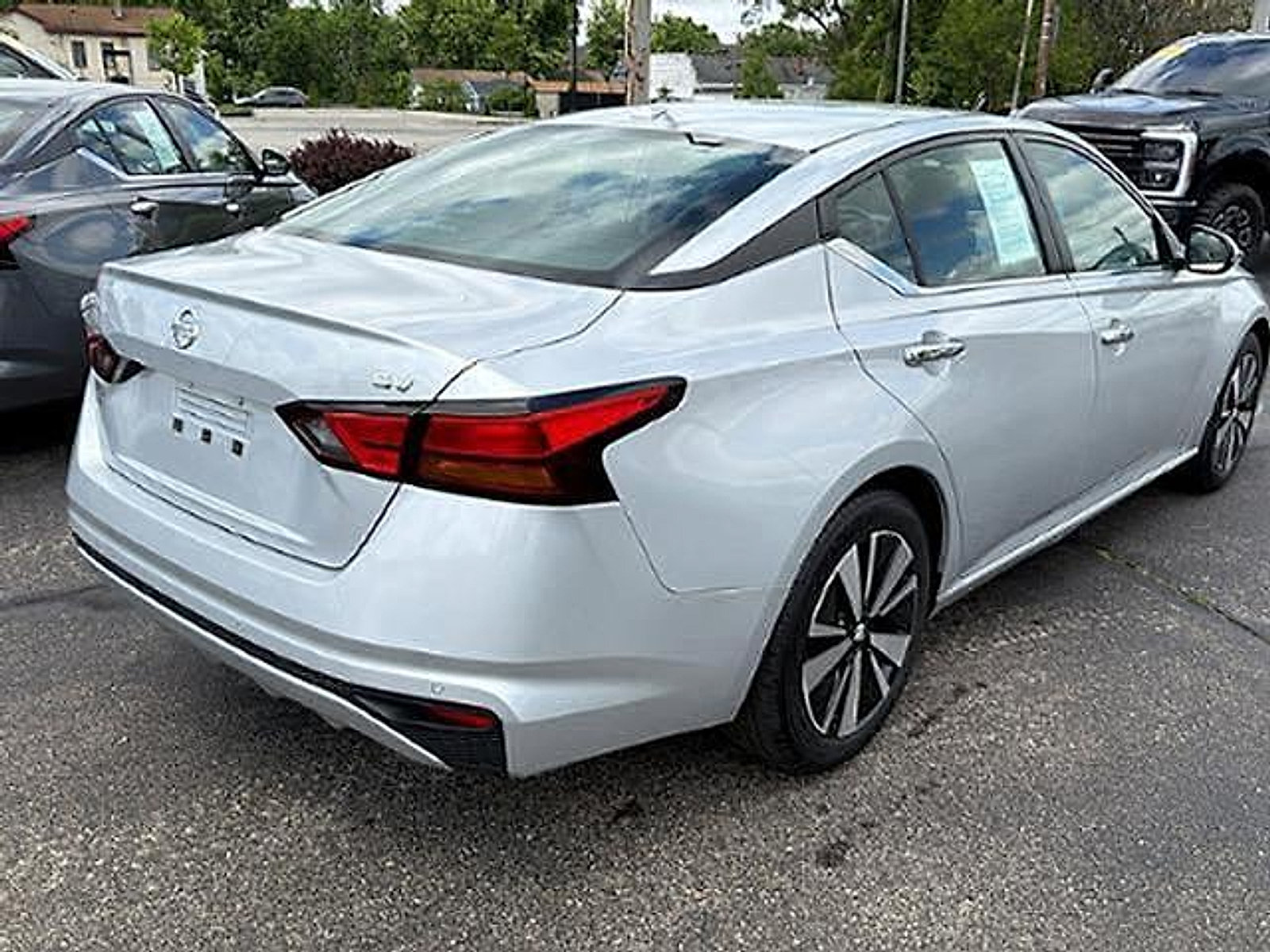 Used 2022 Nissan Altima 2.5 SV FWD image 7