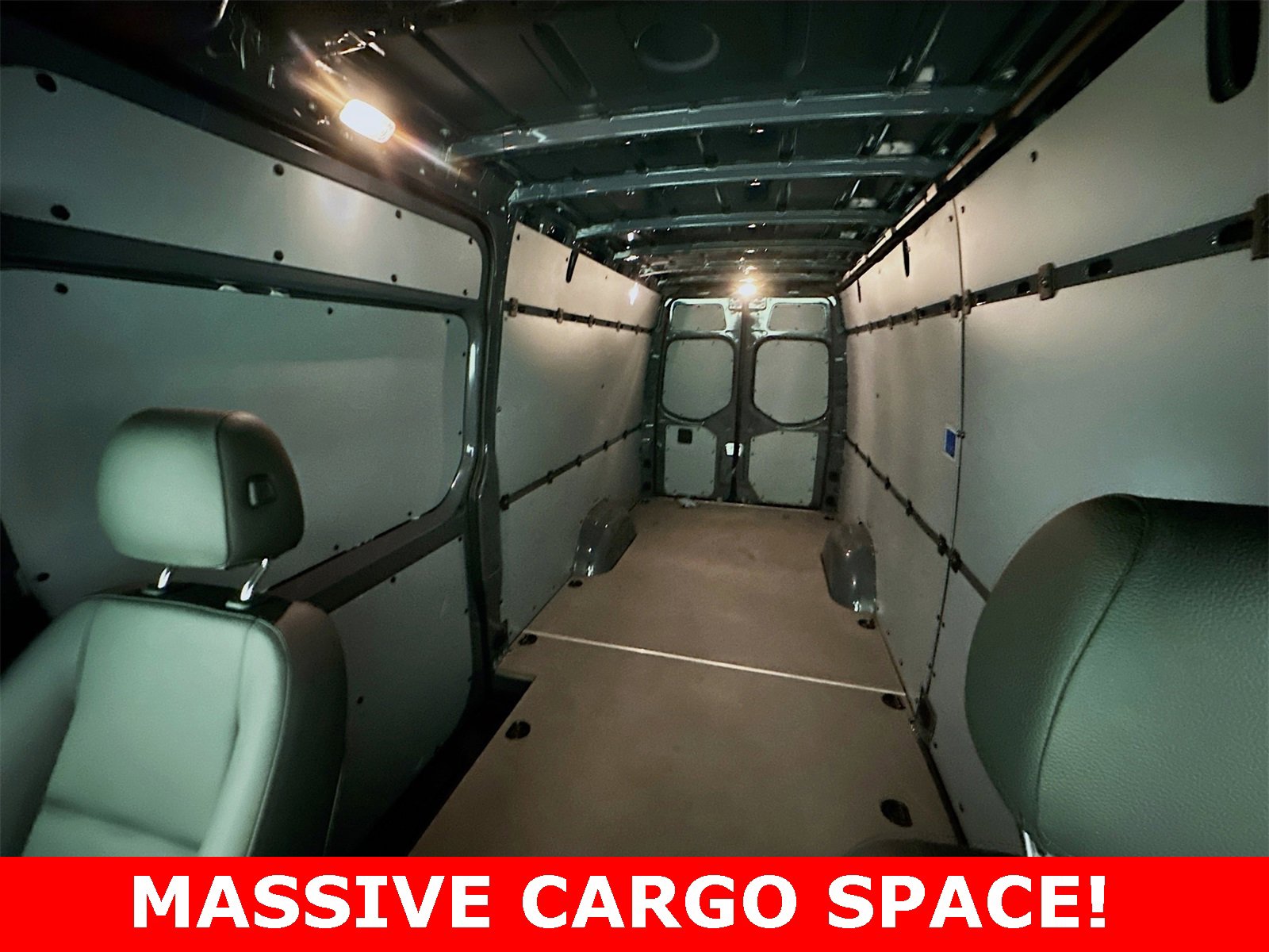 Used 2024 Mercedes-Benz Sprinter 2500 image 20