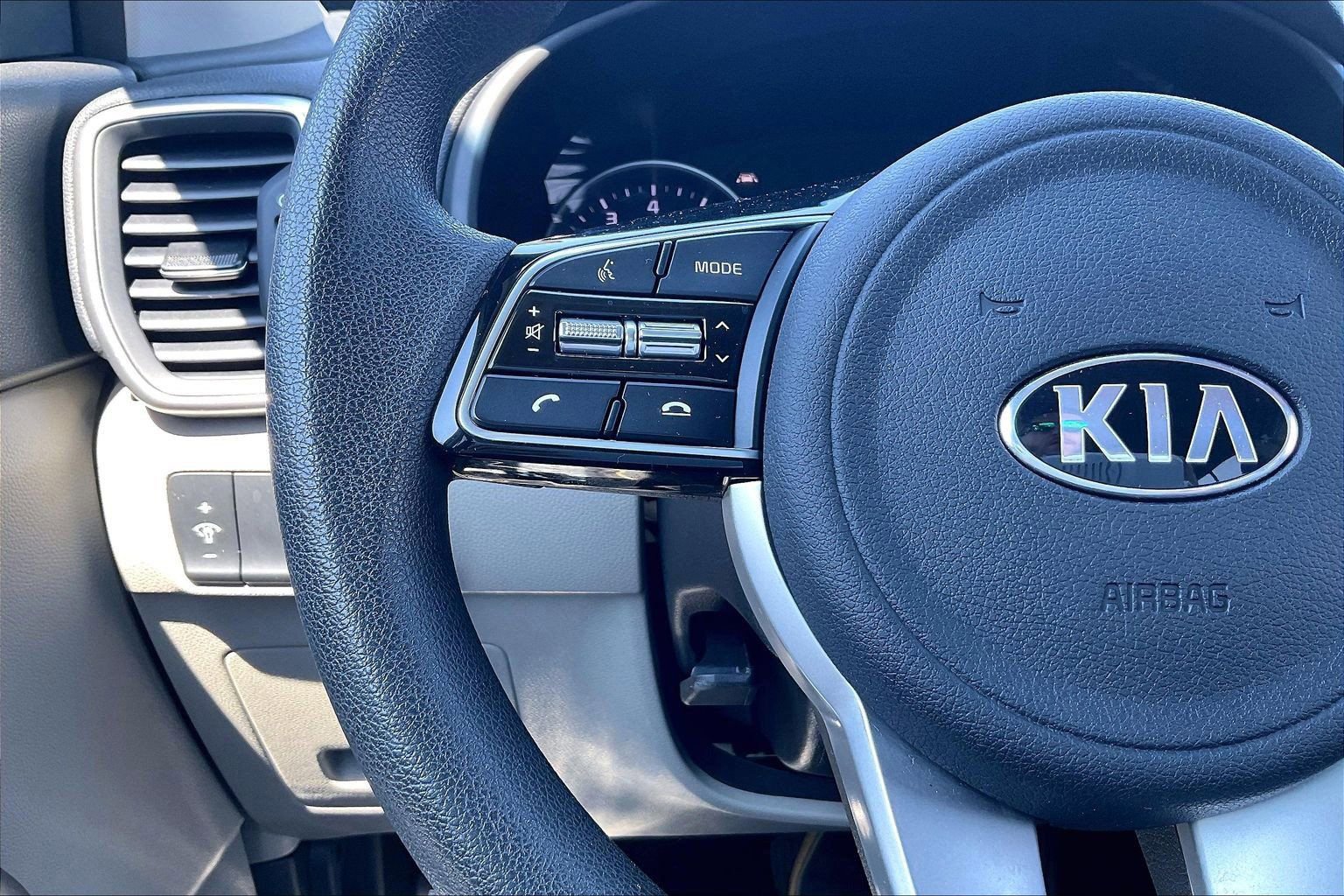 Used 2020 Kia Sportage LX image 24