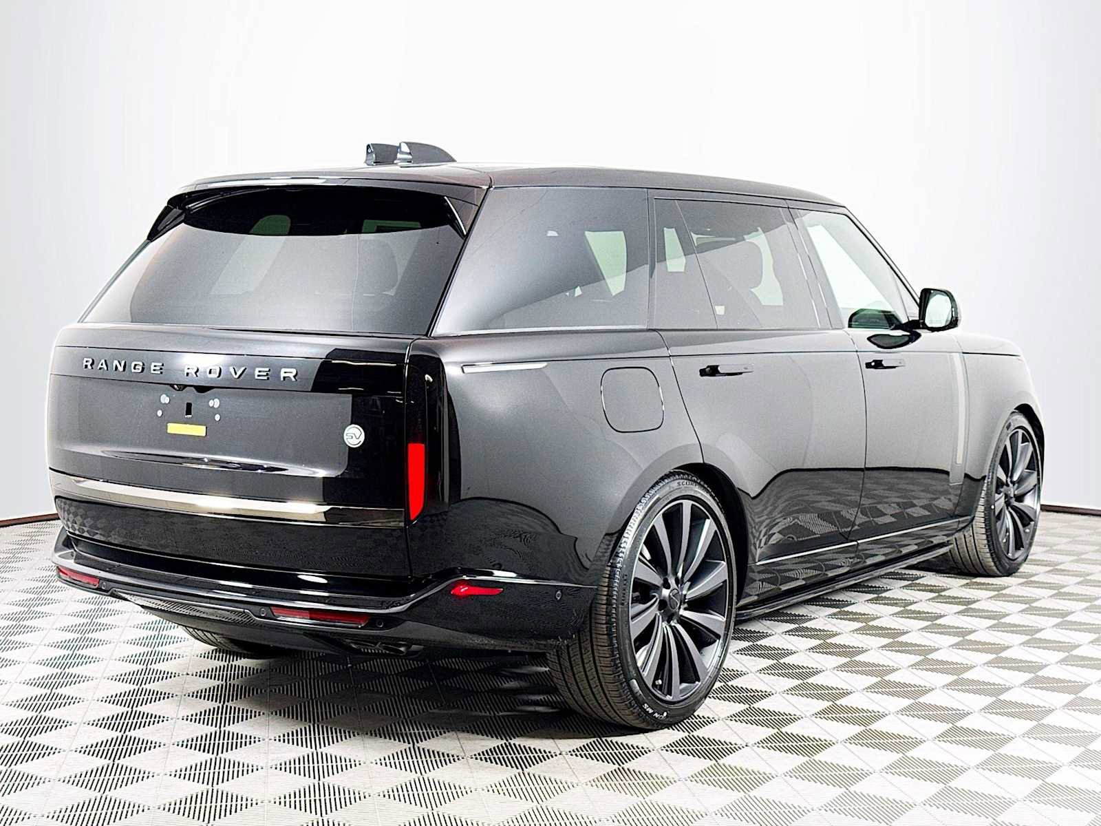 New 2026 Land Rover Range Rover SV image 5