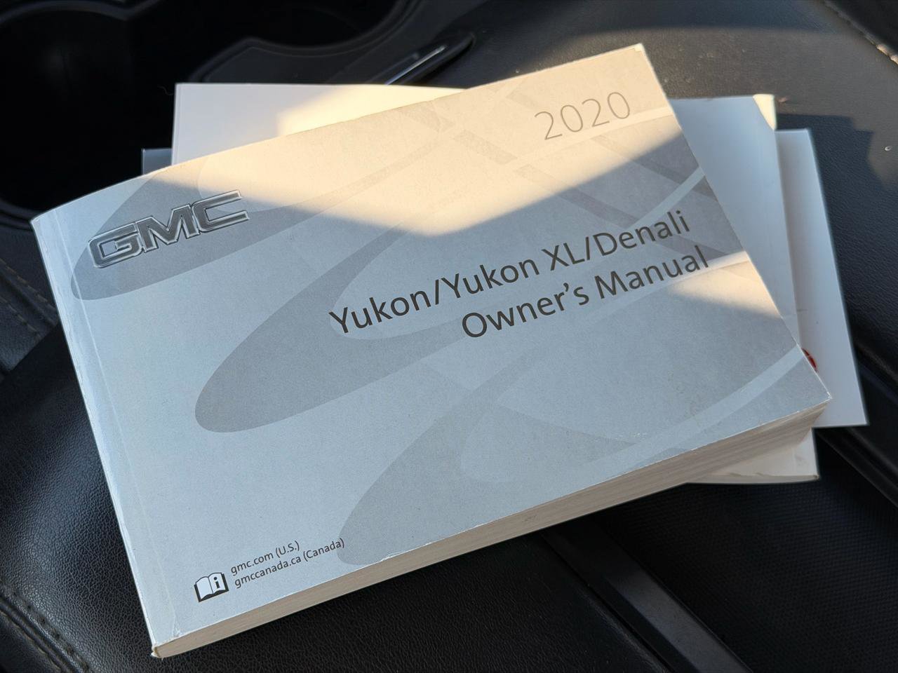 Used 2020 GMC Yukon SLE w/ SLE Value Package AWD/4WD image 25