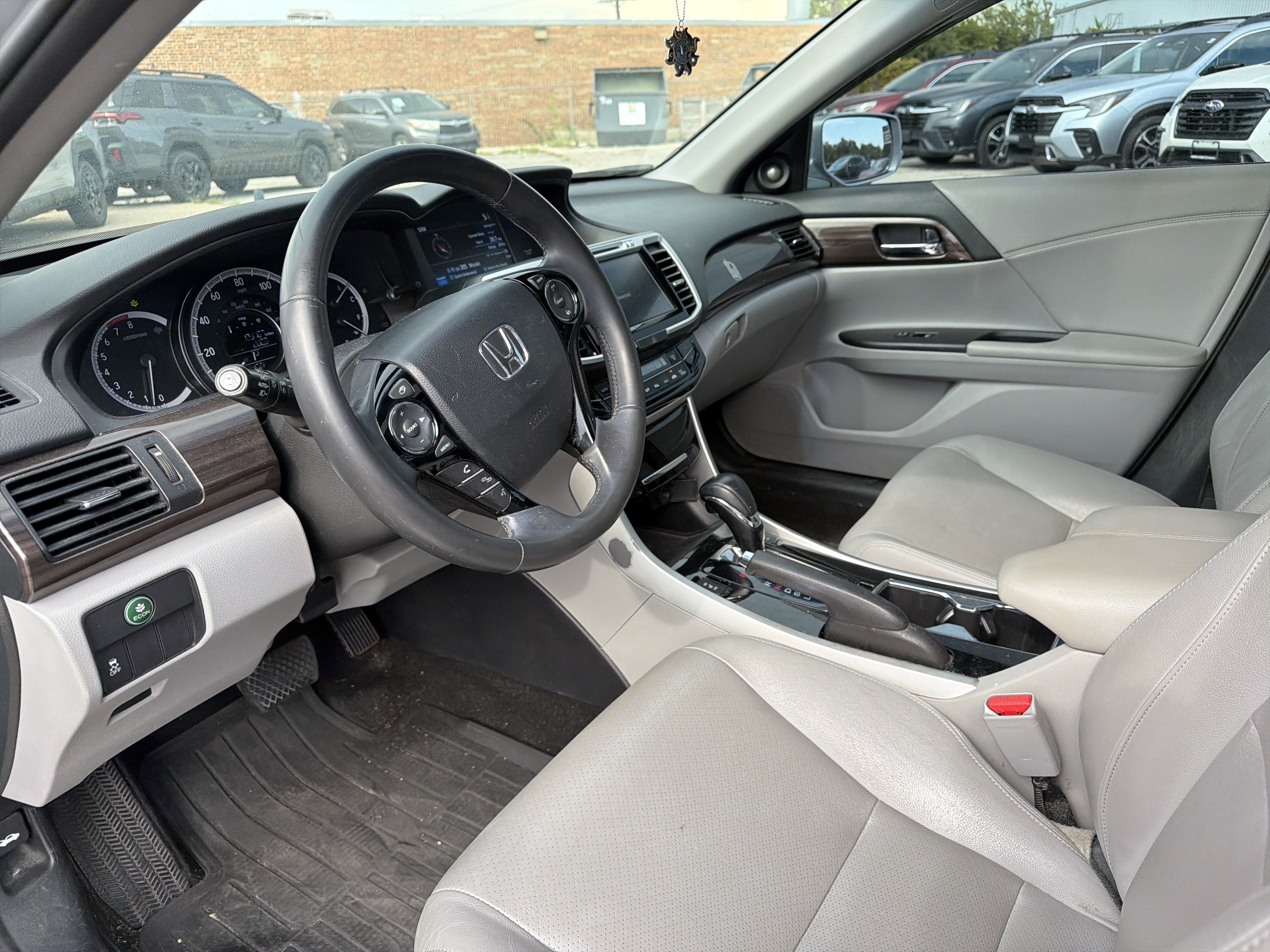 Used 2017 Honda Accord EX-L image 23