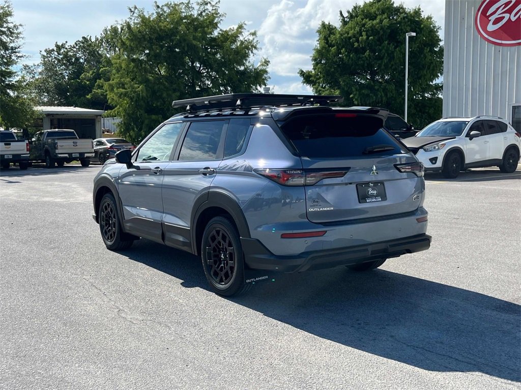 New 2025 Mitsubishi Outlander AWD image 3