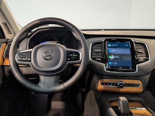 Used 2024 Volvo XC90 B6 Plus w/ Protection Package Premier image 16
