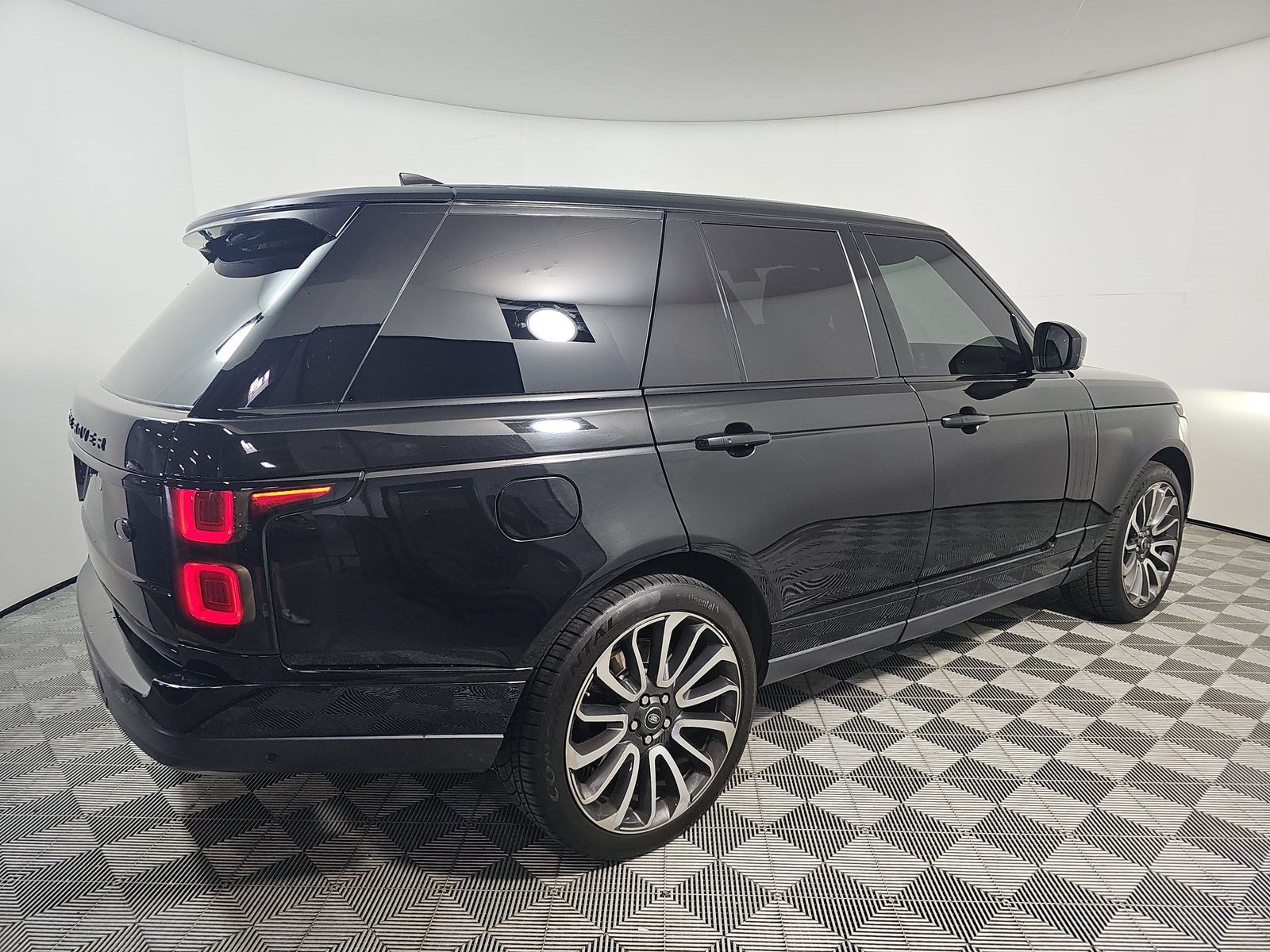 Used 2019 Land Rover Range Rover Supercharged AWD/4WD image 4