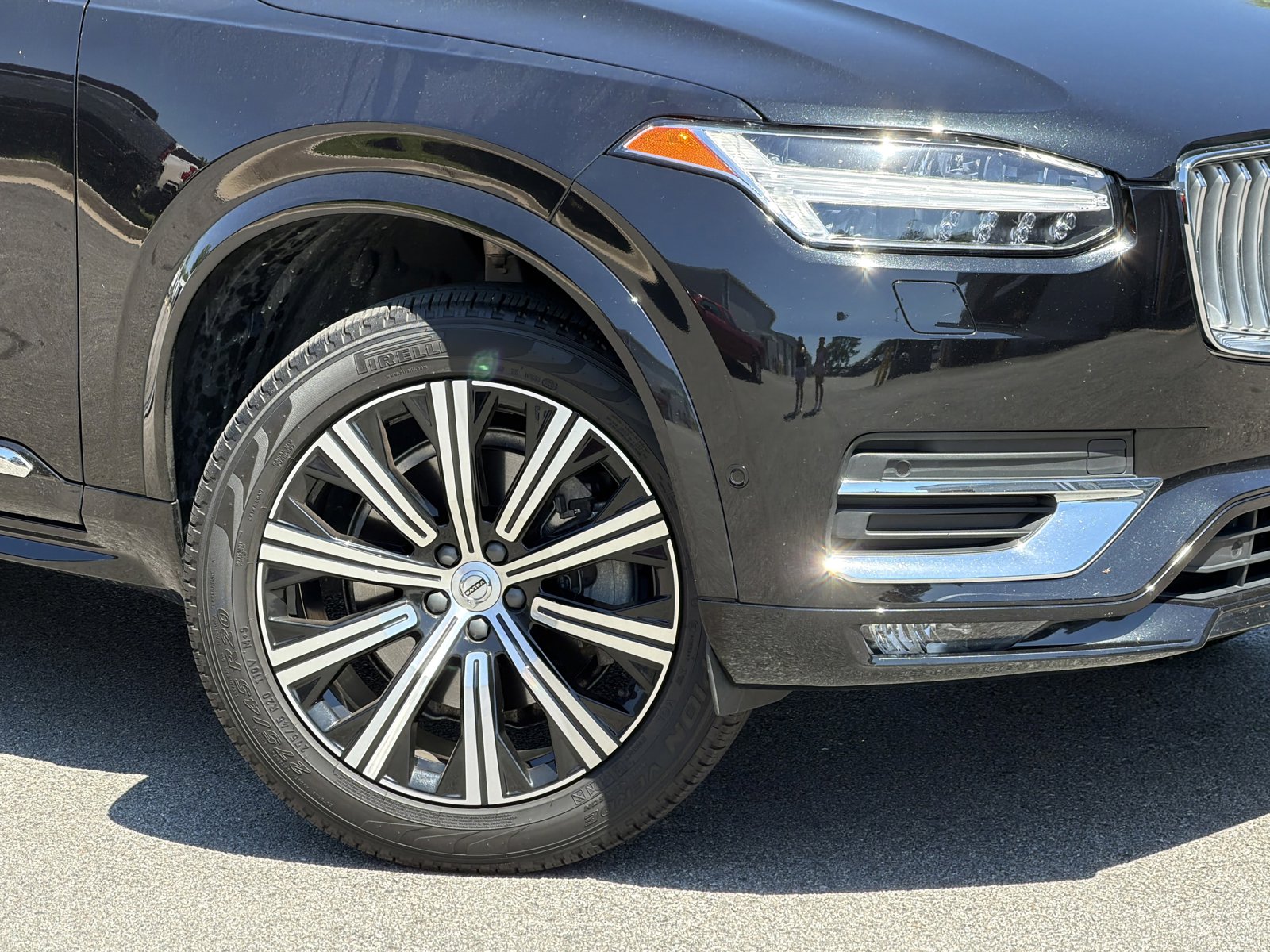 Used 2024 Volvo XC90 B6 Plus AWD/4WD image 3