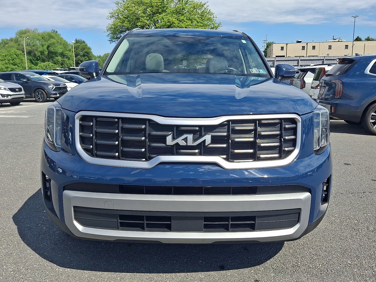 Used 2023 Kia Telluride S w/ S Sunroof Package AWD/4WD image 2