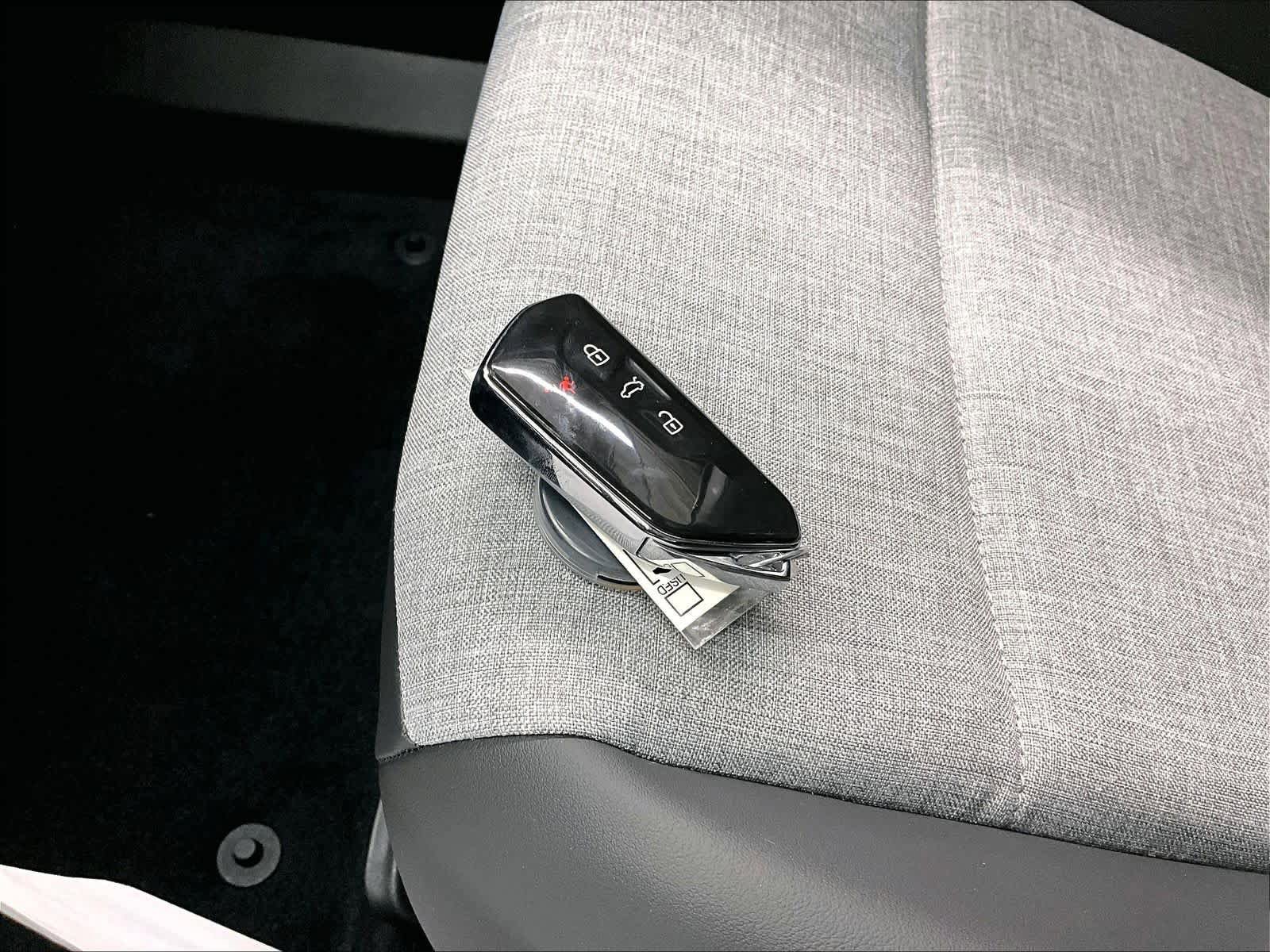 New 2026 Volkswagen ID.4 Pro image 32