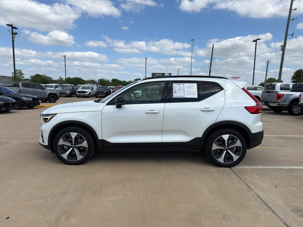 Used 2023 Volvo XC40 B4 Ultimate FWD image 8