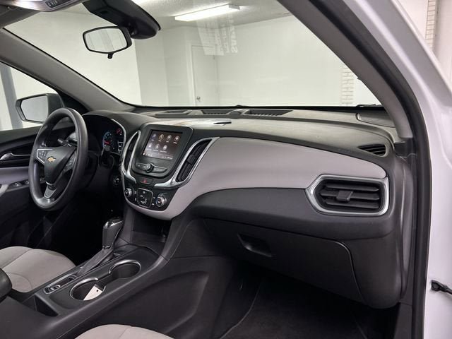 Used 2021 Chevrolet Equinox LS w/ LS Convenience Package image 27