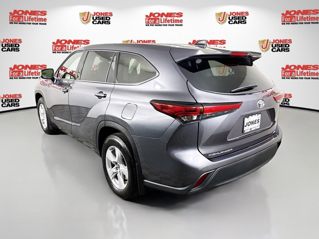 Used 2022 Toyota Highlander L AWD/4WD image 2