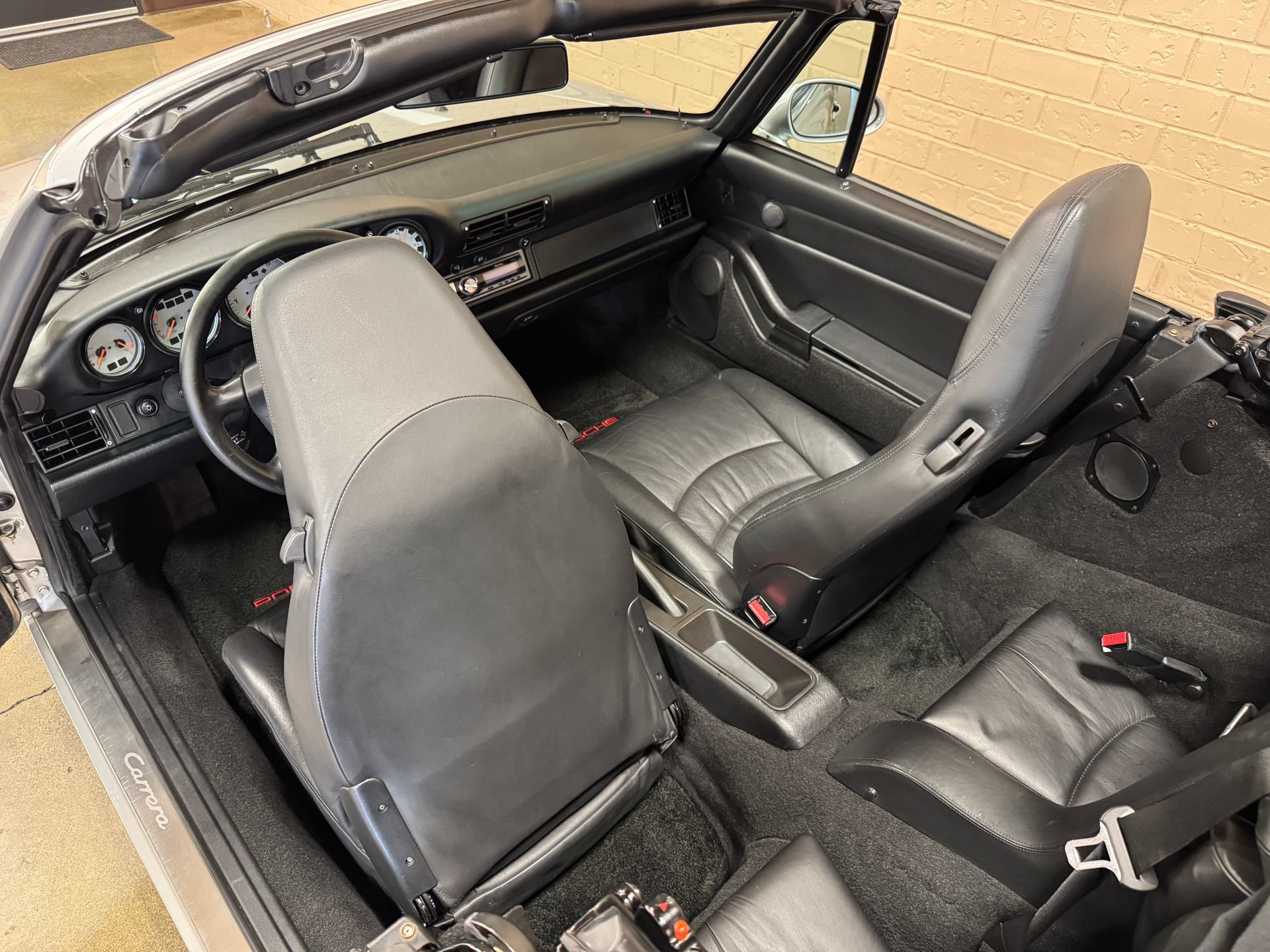 Used 1998 Porsche 911 Carrera RWD image 46
