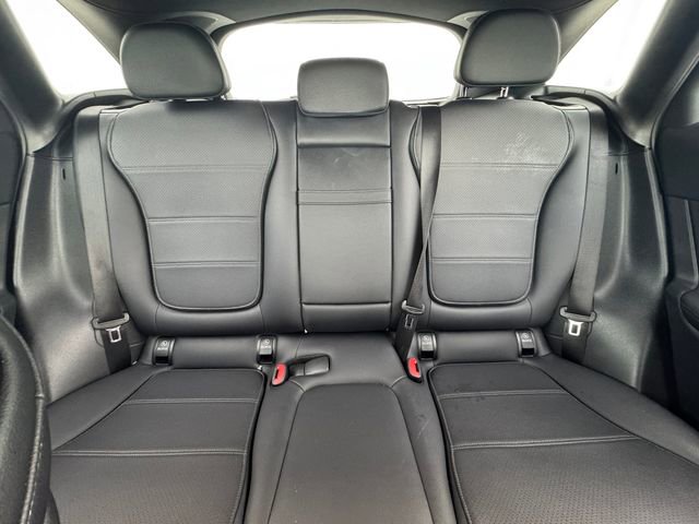Used 2025 Mercedes-Benz GLC 300 image 7