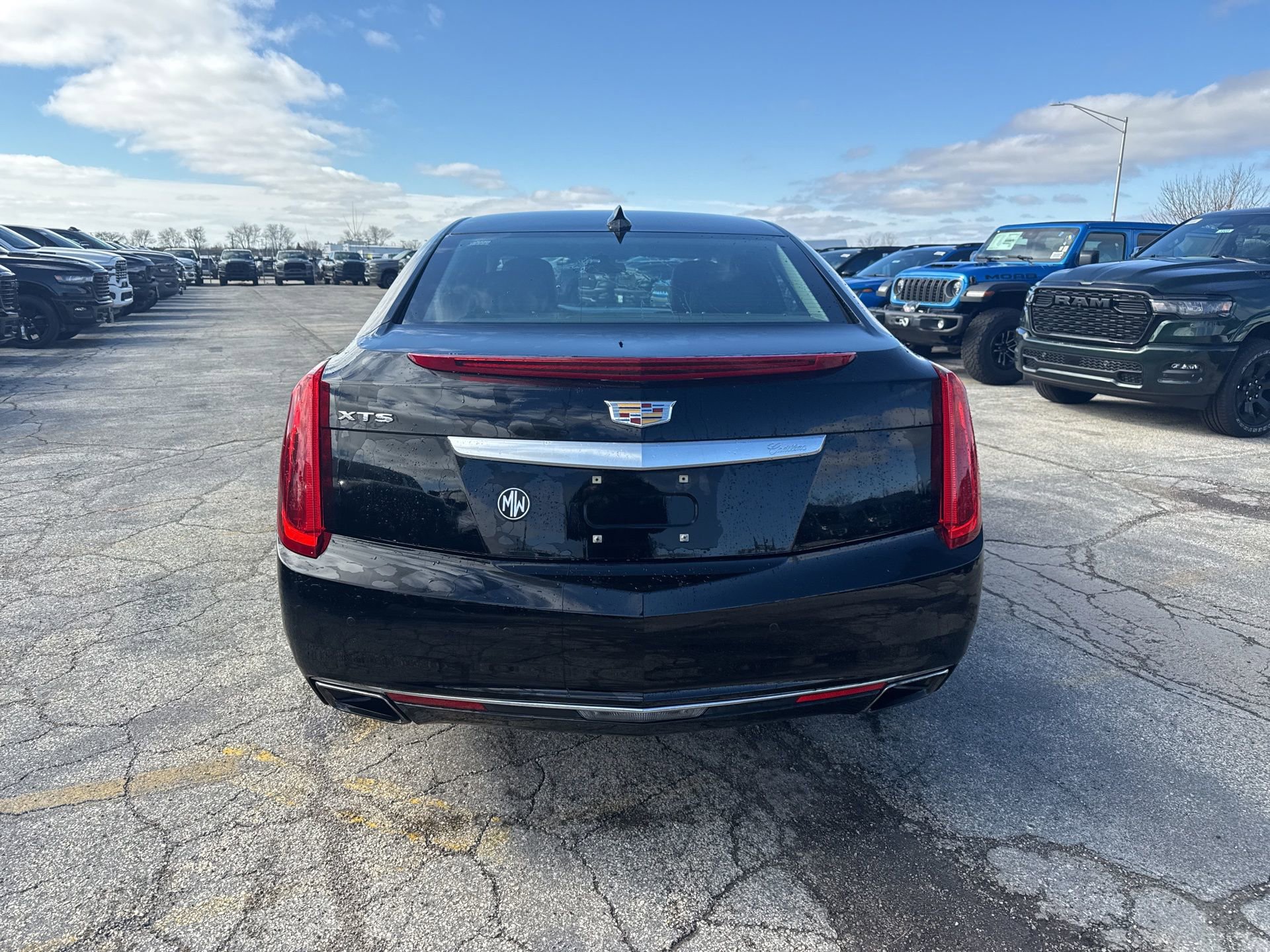 Used 2017 Cadillac XTS Luxury image 7