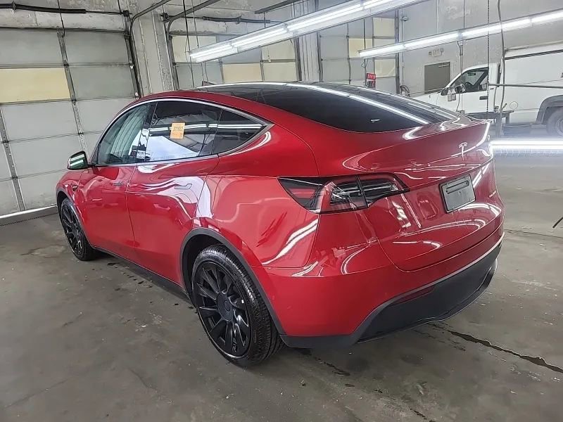 Used 2022 Tesla Model Y Long Range image 2
