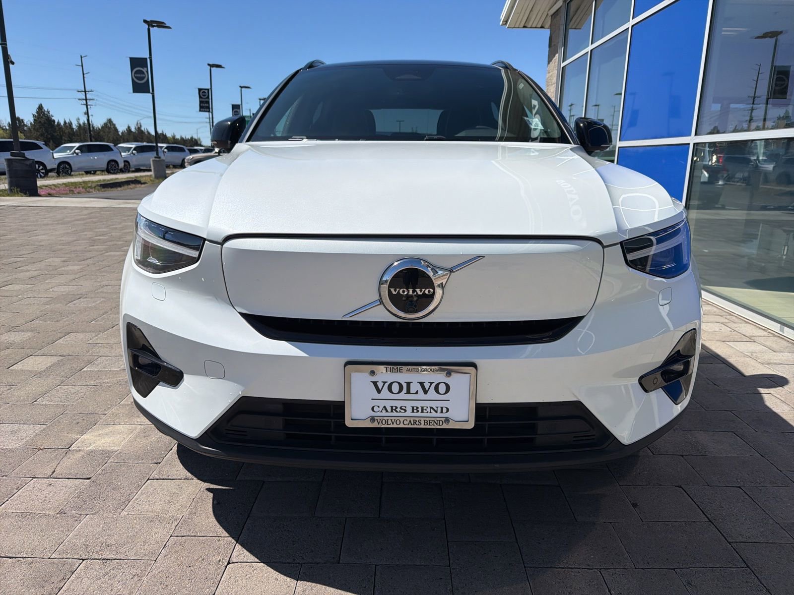 Used 2023 Volvo XC40 Recharge Ultimate w/ Protection Package Premier AWD/4WD image 3