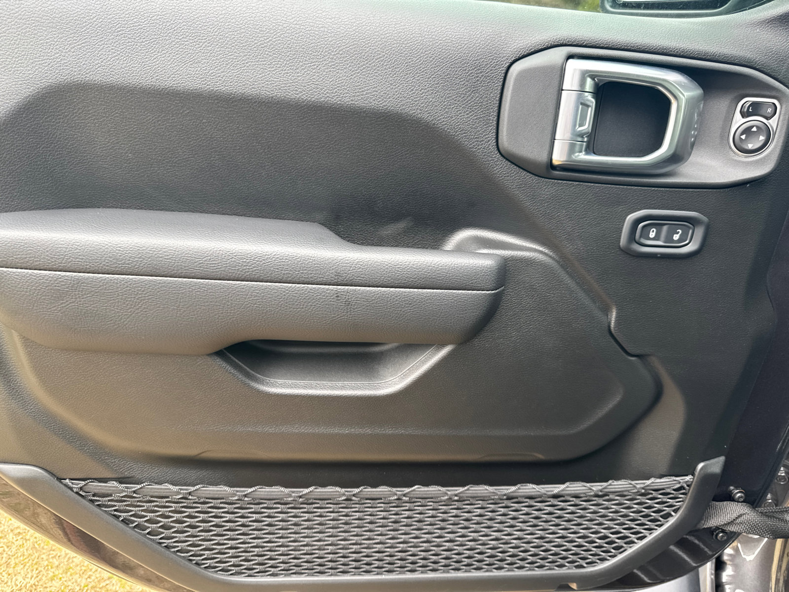 New 2025 Jeep Wrangler Sport S image 10